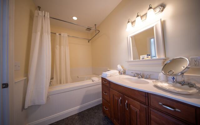 The Edenton Collection-The Granville Queen Inn