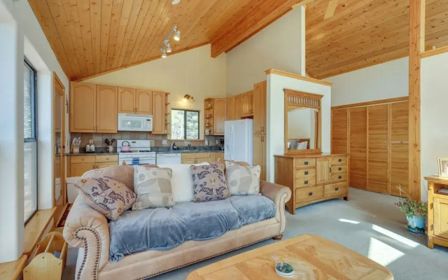 Mtn-view Deck: Cabin Getaway in Angel Fire
