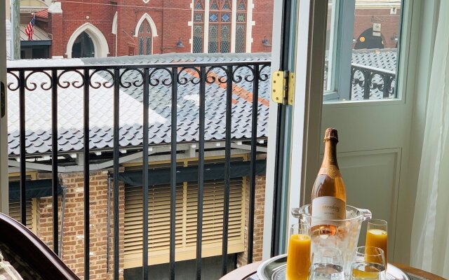 Market Pavilion Hotel
