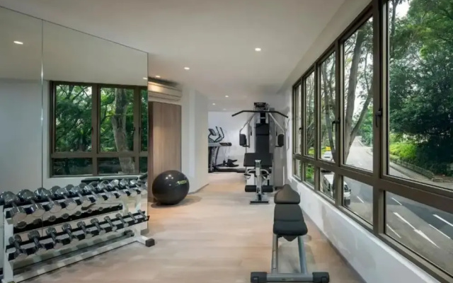 1 Bedroom Beautiful Unit in Prime Location