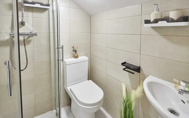 Host Stay Trafalgar Road