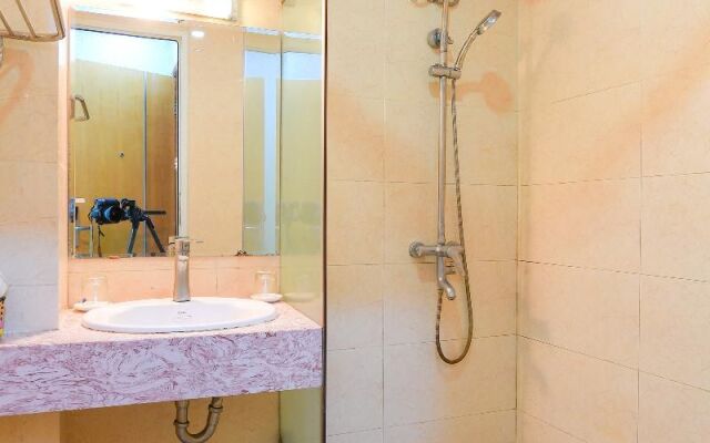 OYO 241 Hp Home Hotel