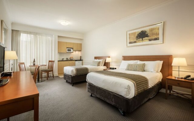 Quality Suites Beaumont Kew