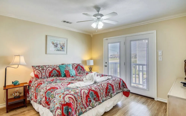 Barefoot Pelican by Ryson Vacation Rentals