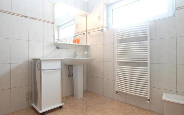 Apartment Alma 1600