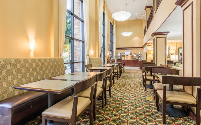 Holiday Inn Express & Suites Phoenix - Glendale Sports Dist by IHG