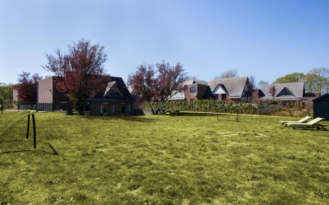 Family Villa Near the Ijsselmeer and Forrest