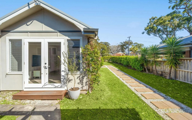 On The Beach at Vincentia 4pm Check Out Sundays