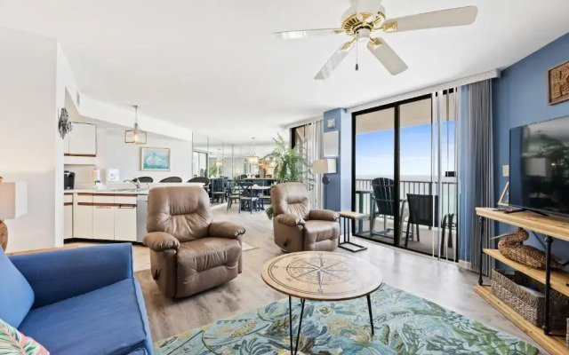 Aqua Vista Condominiums