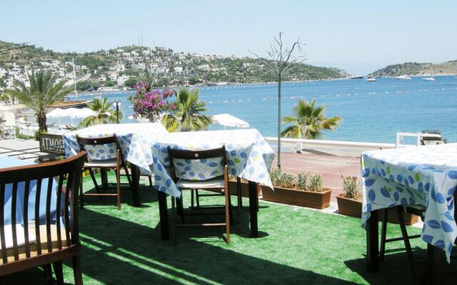 Knidos Hotel