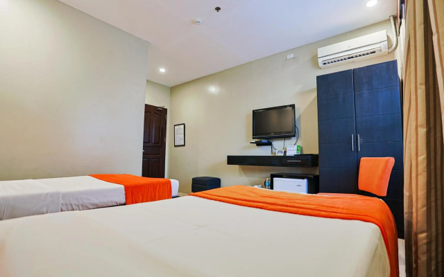 Holiday Suites Hotel & Resort