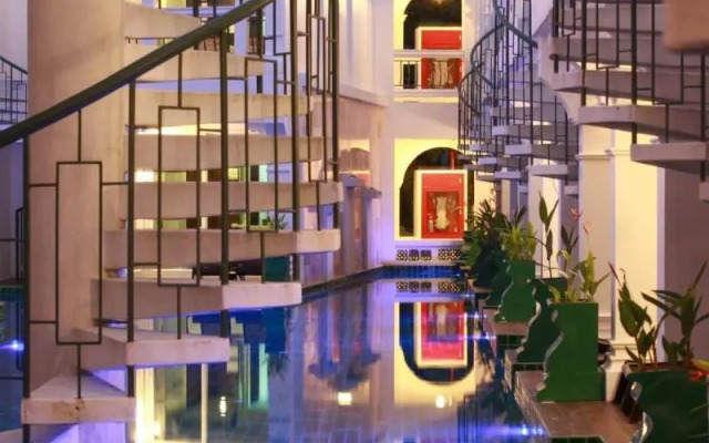 Supicha pool access hotel