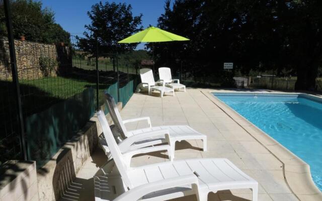 Gîte Saint-Avit-Sénieur, 4 pièces, 6 personnes - FR-1-616-104