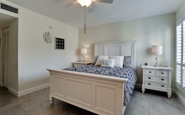 Runaway Bay Resort by BBG