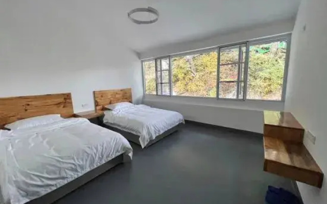Wudang Mountain Hidden Mountain Residence Inn