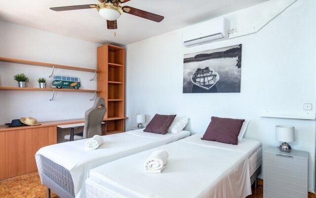 Outstanding beachfront villa Fuengirola