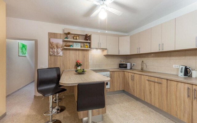 Beautiful Home in Sveti Anton With Wifi and 3 Bedrooms