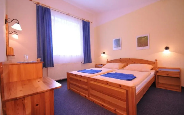 Hotel Raj