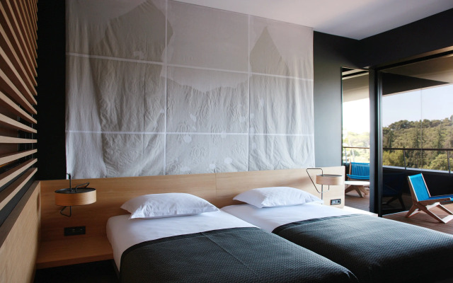 Lone Hotel by Maistra Collection