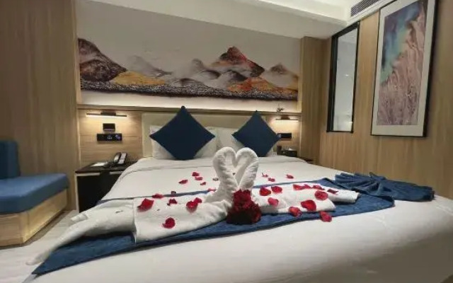 H Hotel (Wuhan Zhuankou Sports Center store)