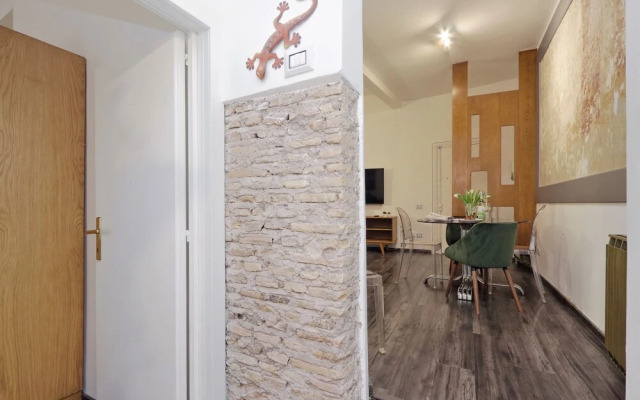 Urbana Apartment