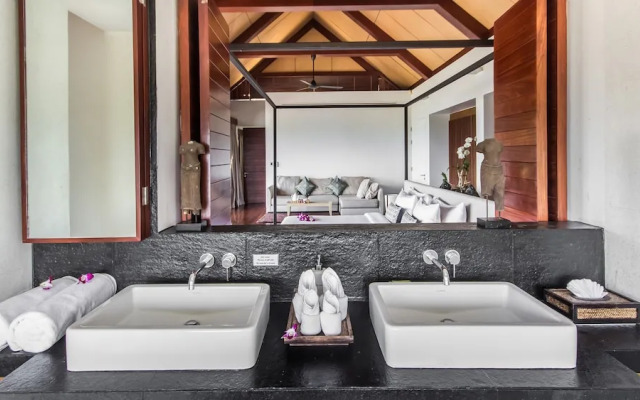 Laemsingh Villa 3a 4 Bedroom in Surin