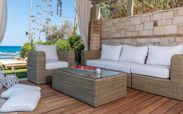 Beachfront Villa Diamond with a heated pool