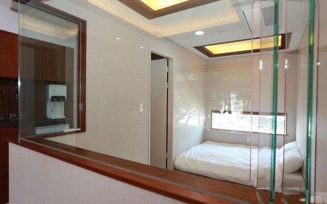 Soofeel House