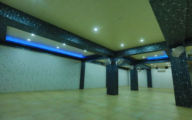 Hotel Paras Plaza