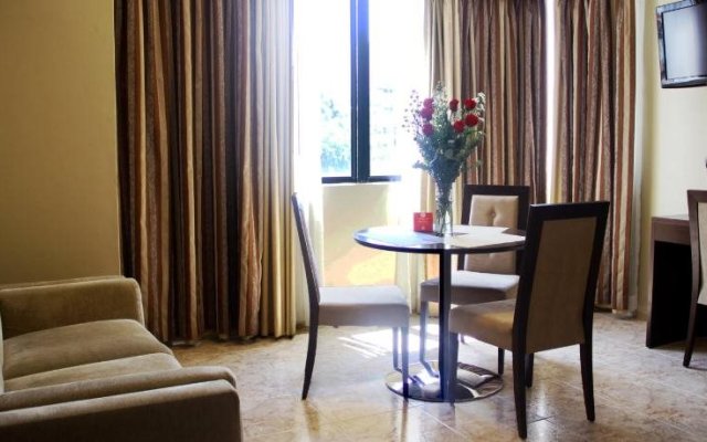 Aparthotel Sevilla Suites