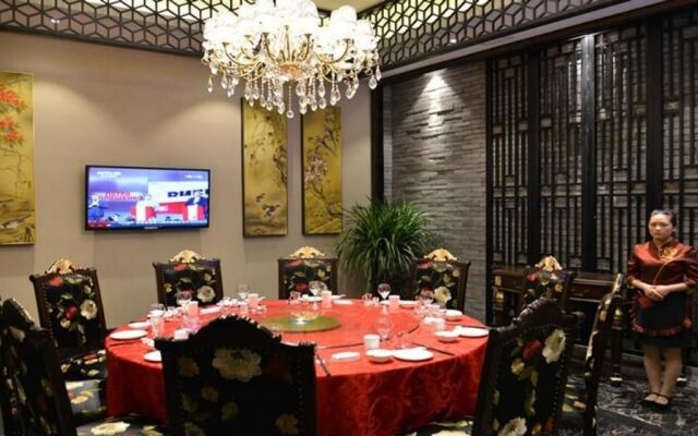 Ramada by Wyndham Luoyang Downtown