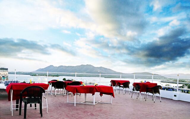 The Lake View Hotel – On Lake Pichola