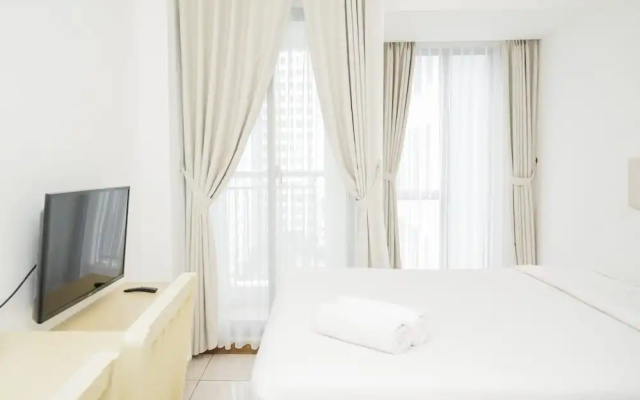 Comfort with Garden View Studio Apartment M-Town Residence
