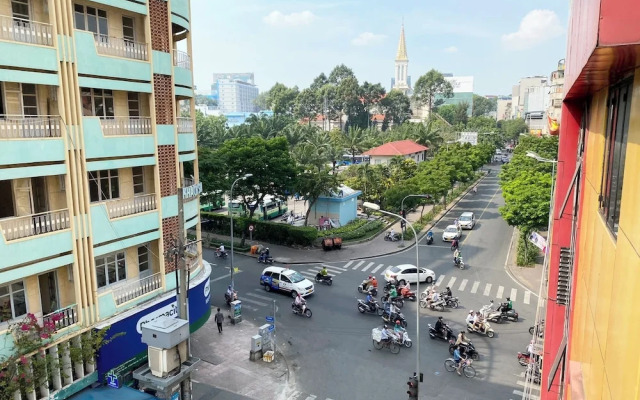 Home Away Do Quang Dau