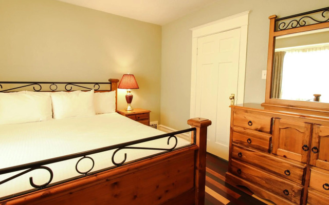 James Bay Inn Hotel & Suites