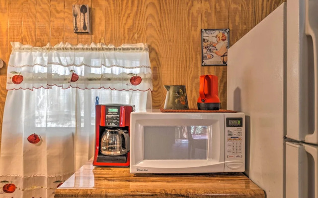 Pet-friendly Cloudcroft Cabin w/ Forest Views!