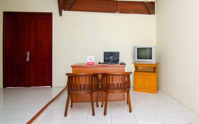 OYO 2421 Joglo Guest House Syariah