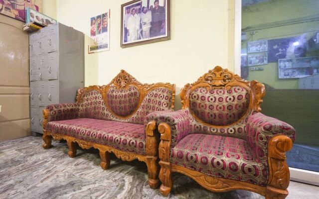 Spot on 62480 Jd Mahal