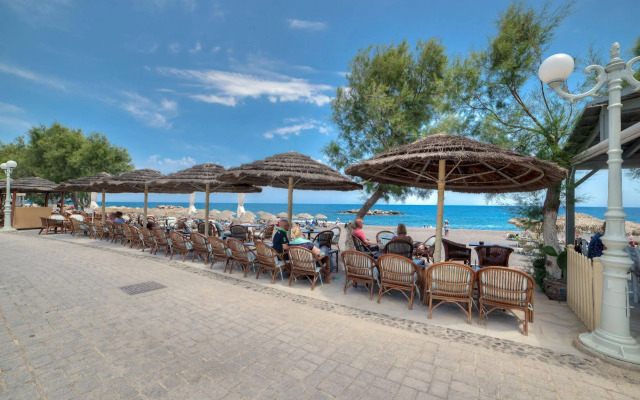 Nostos Beach