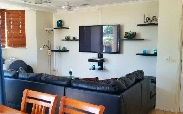 Santalina On Hervey Bay