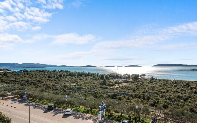 Barun Apartments - One Bedroom Apartment With Terrace and Sea View