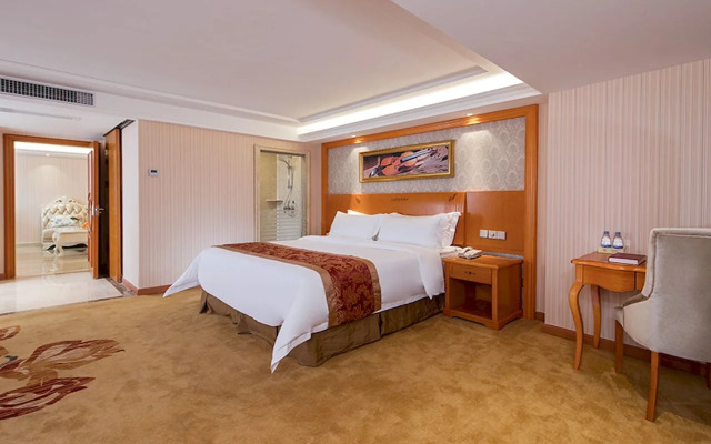 Vienna Hotel Zhongshan Bus Station