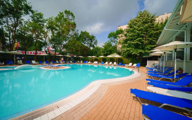 Perla Plaza Hotel