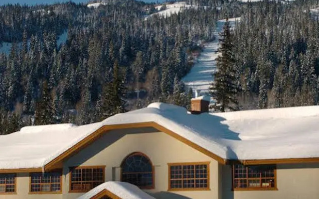 The Pinnacle Lodge