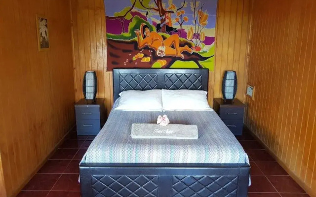 Hostal Akapu