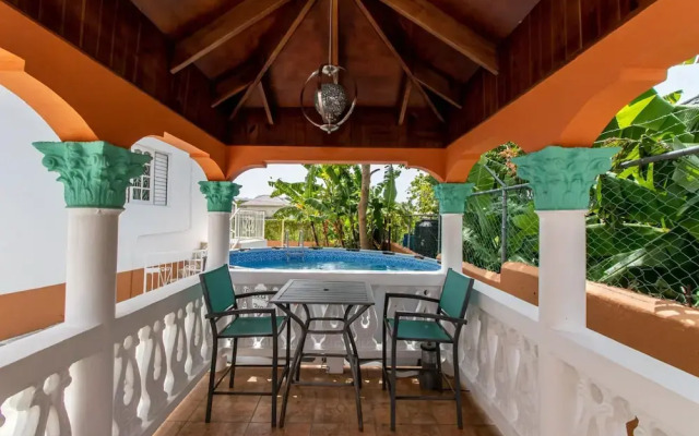 Runaway Bay Gem Suite