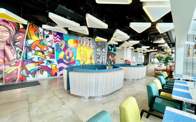 YELLO Hotel Harmoni Jakarta