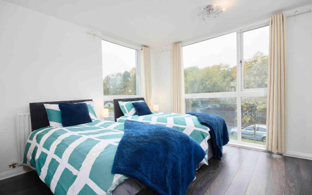Dellehomes Remarkable 4-bed House in Manchester