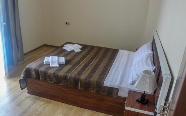Golden Fleece Hotel