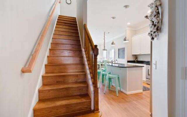 91 Waters Edge Folly Charm